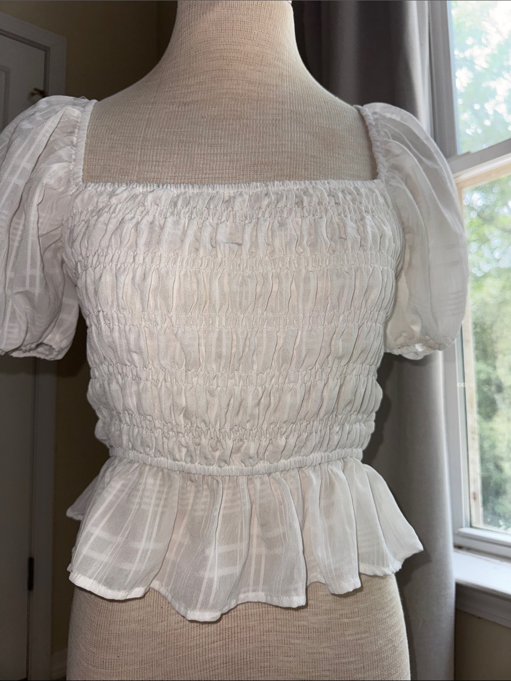 entro White Smocked Square-Neck Puff Sleeve Peplum Top